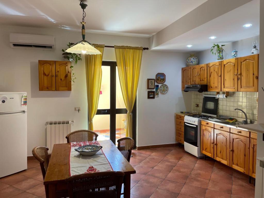 Casa Montalbano Apartment Porto Empedocle Luaran gambar